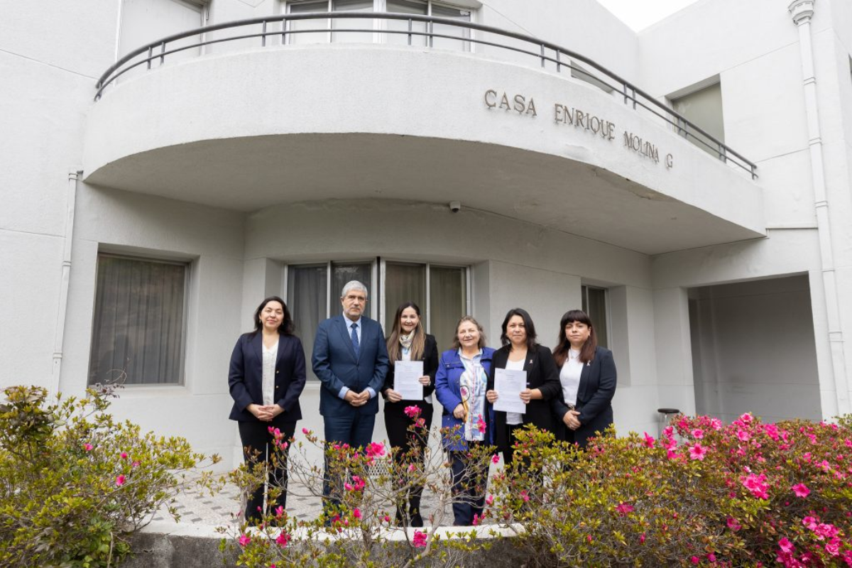 UdeC y Fundación Descúbreme oficializan su colaboración en inclusión laboral