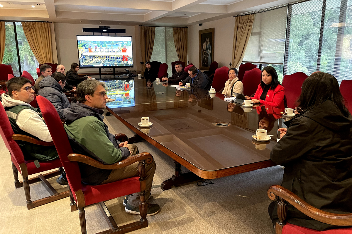 Dirección de Servicios UdeC se reúne con vecinos y Conaf para alinear esfuerzos en prevención de incendios forestales