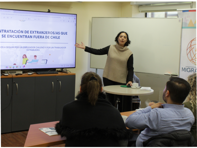 Compromiso Migrante: UdeC refuerza inclusión con capacitaciones prácticas a equipo administrativo