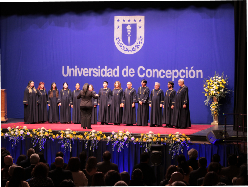 Universidad de Concepción celebra el compromiso y dedicación de 107 funcionarios/as que cumplieron 25 y 30 años de servicio