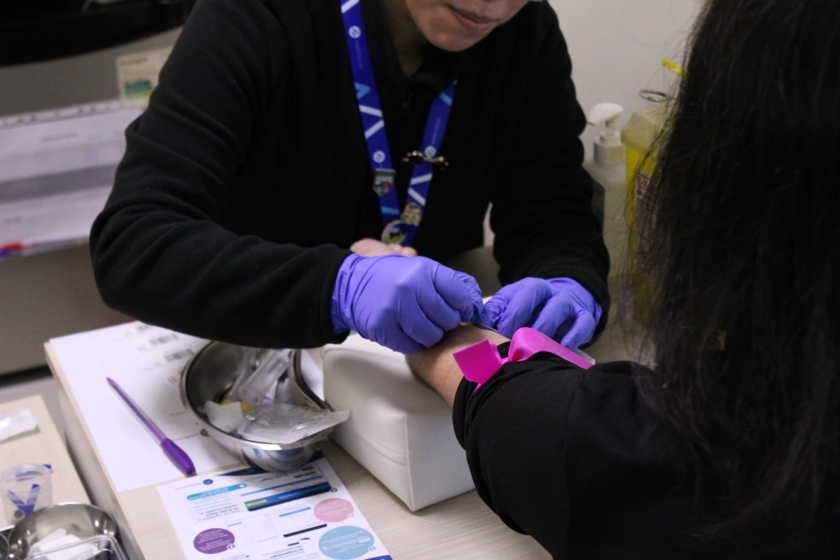Trabajo colaborativo permite habilitación de nuevo Box de Toma de Muestras en el Centro de Vida Saludable UdeC