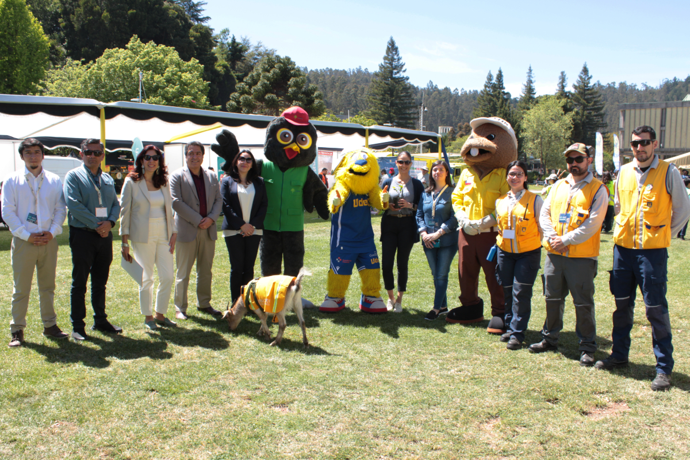 Feria de Reducción de Riesgo de Desastres UdeC promueve cultura preventiva y articulación institucional frente a incendios forestales